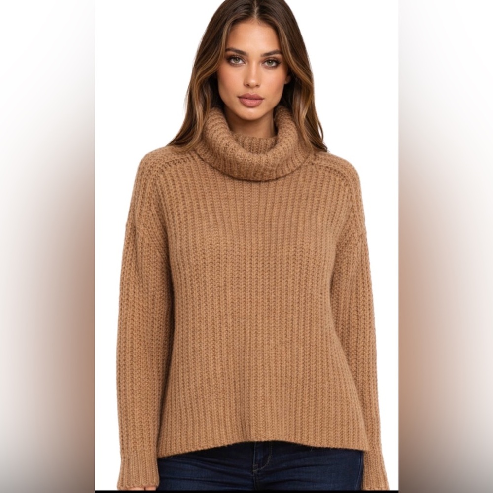 Abercrombie & Fitch Chunky Knit Turtleneck Sweater Cozy‎ Neutral